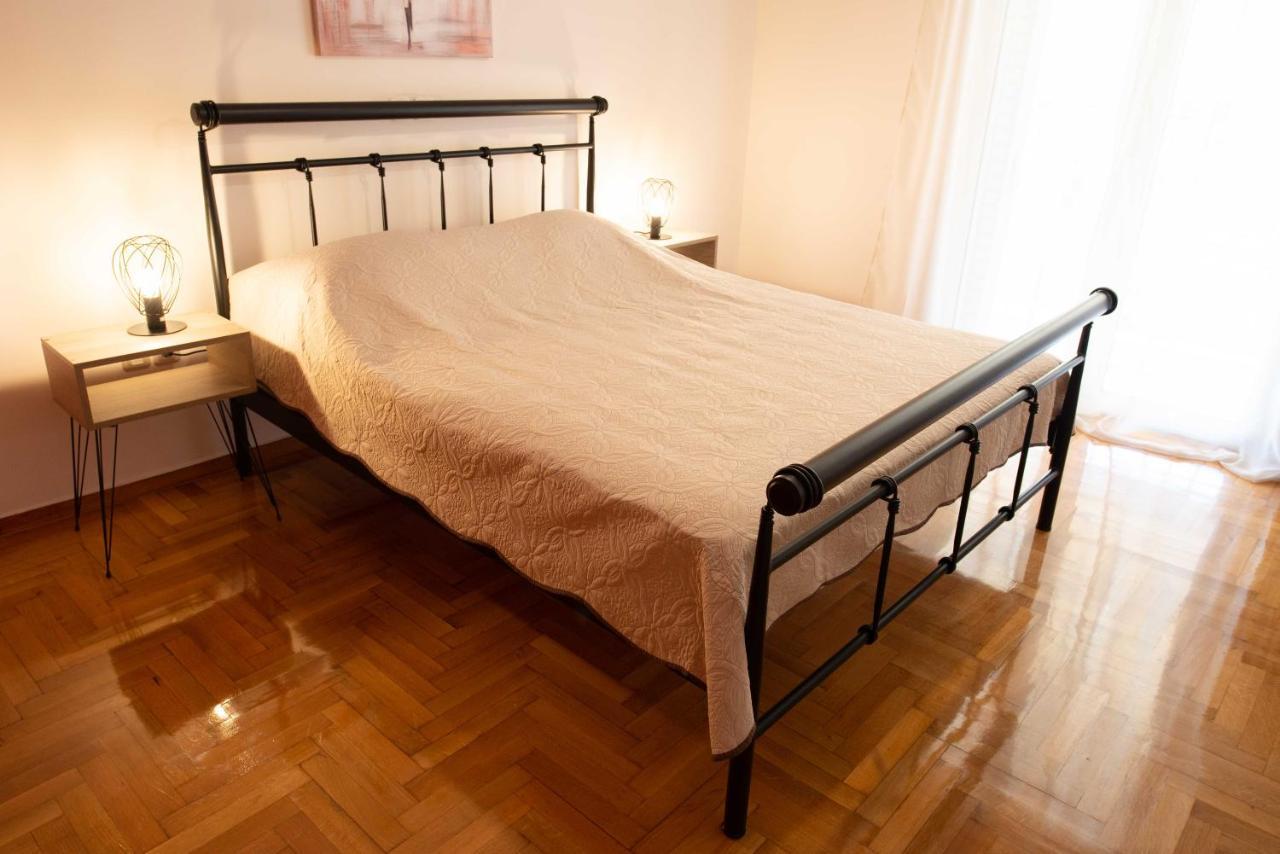 Apartamento Dimantheo Atenas Exterior foto